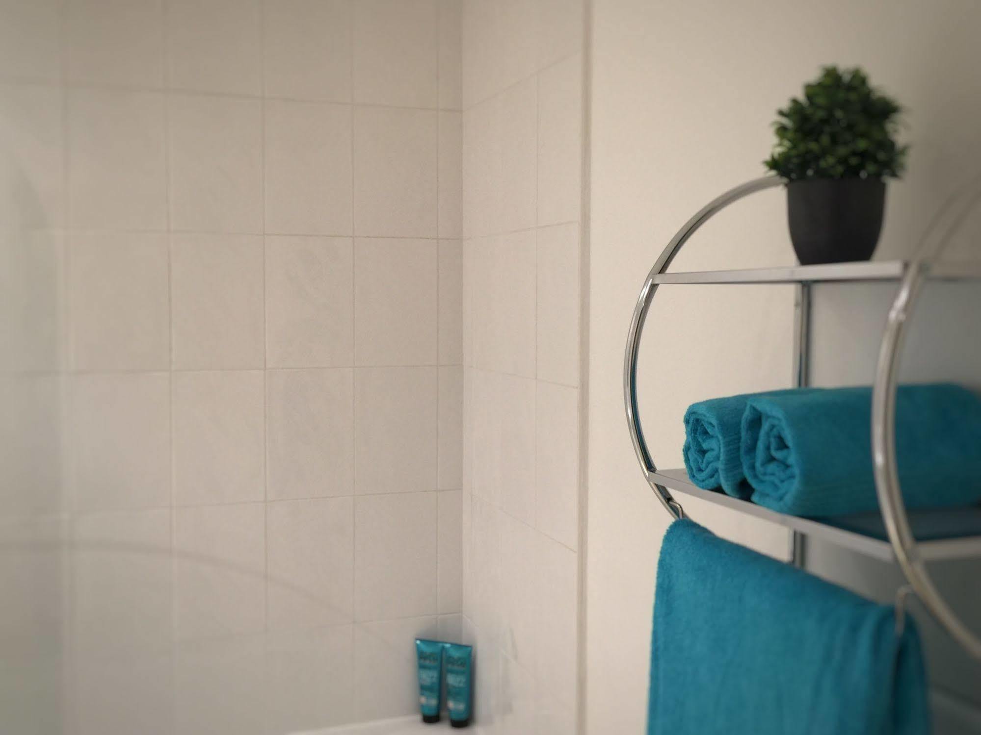 The Cathedral Suite Apartment With Love Your Stay Sheffield Eksteriør bilde